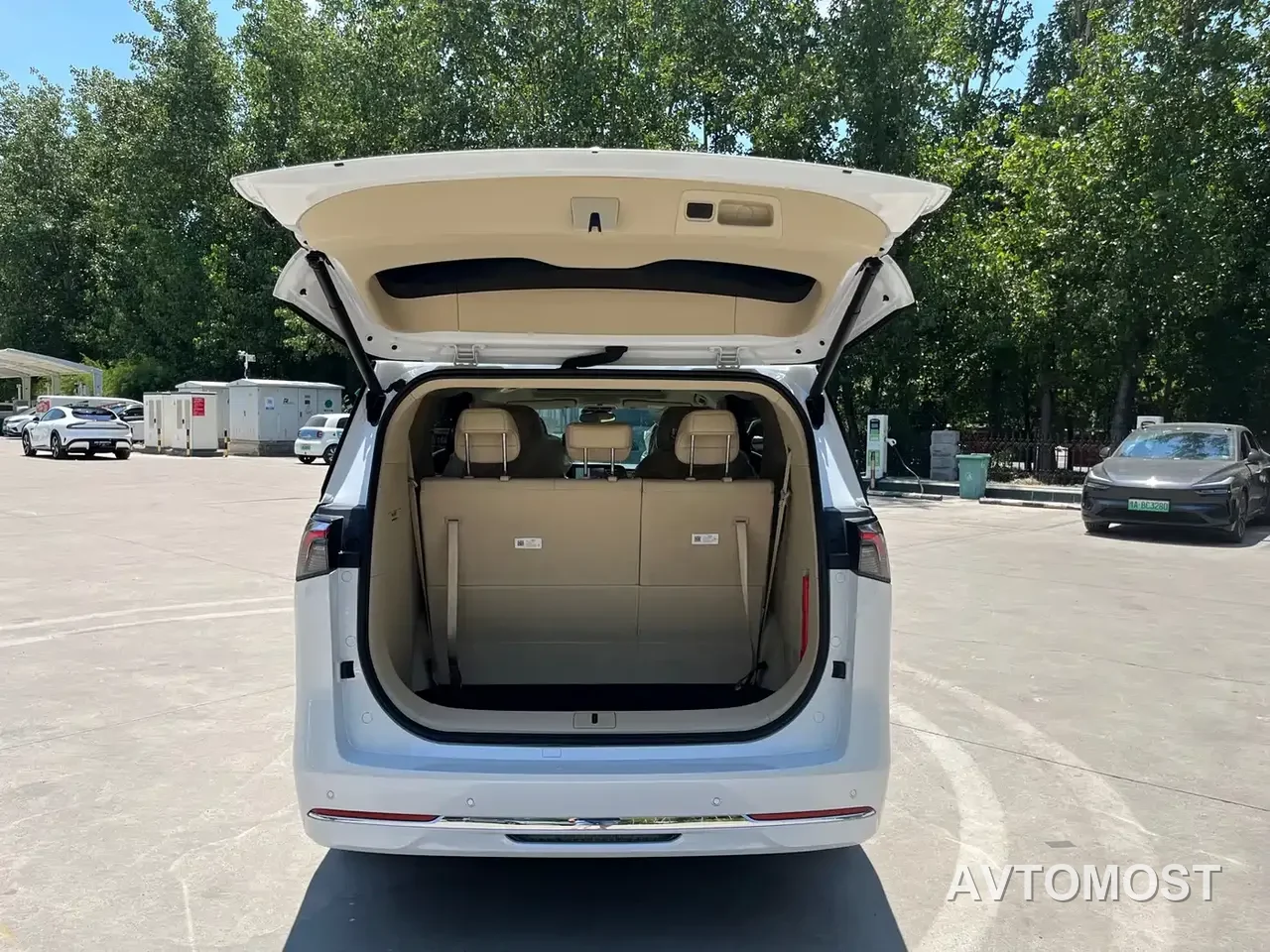 Buick GL8 New Energy 2025 Landlux Smart Edition 7-seater — фото 16