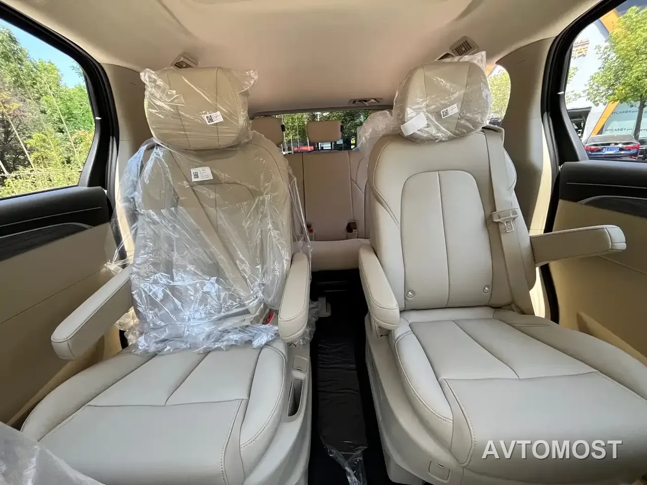 Buick GL8 New Energy 2025 Landlux Smart Edition 7-seater — фото 21