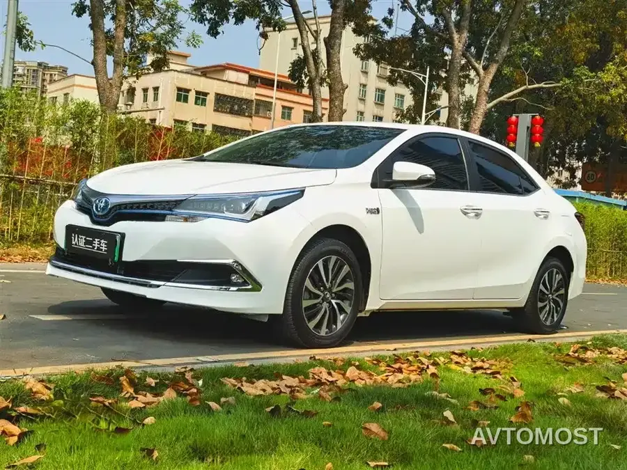 Toyota Corolla Twin Engine E+ 2019 1.8L E-CVT Leading Edition