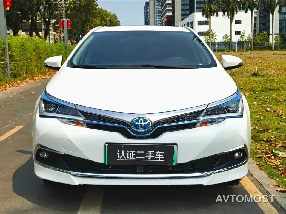 Toyota Corolla Twin Engine E+ 2019 1.8L E-CVT Leading Edition — фото 2