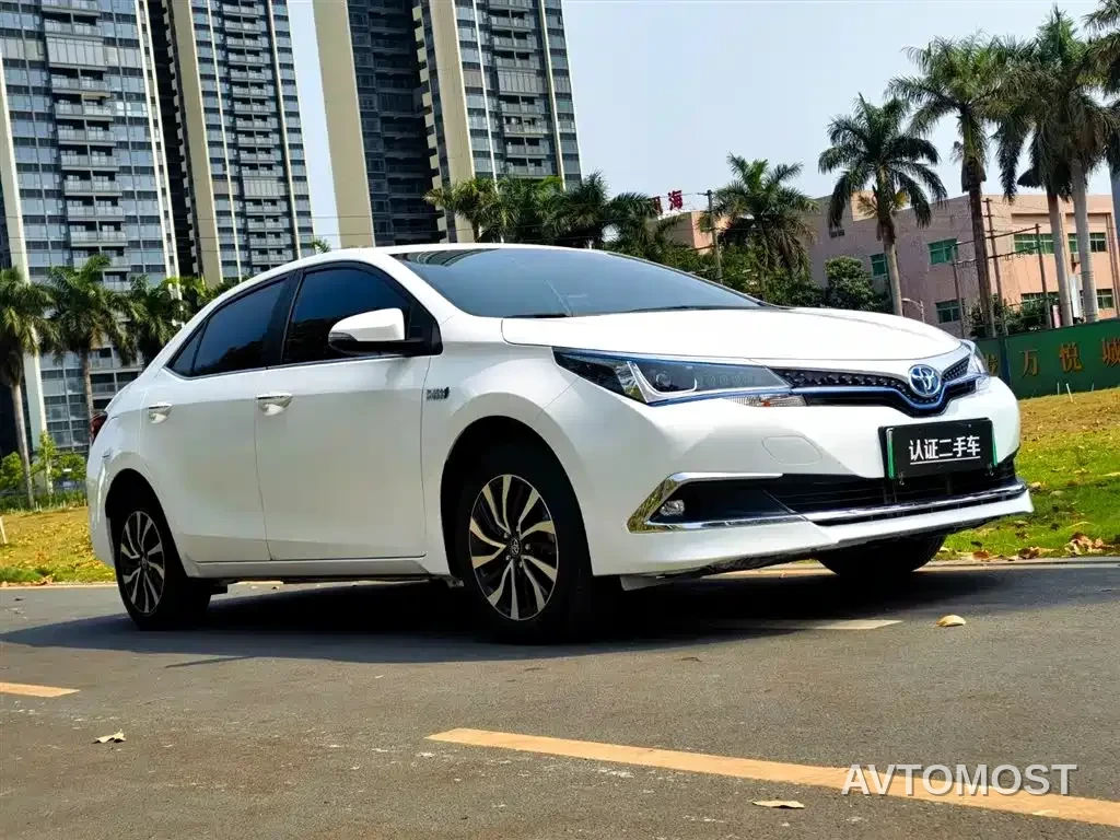 Toyota Corolla Twin Engine E+ 2019 1.8L E-CVT Leading Edition — фото 3