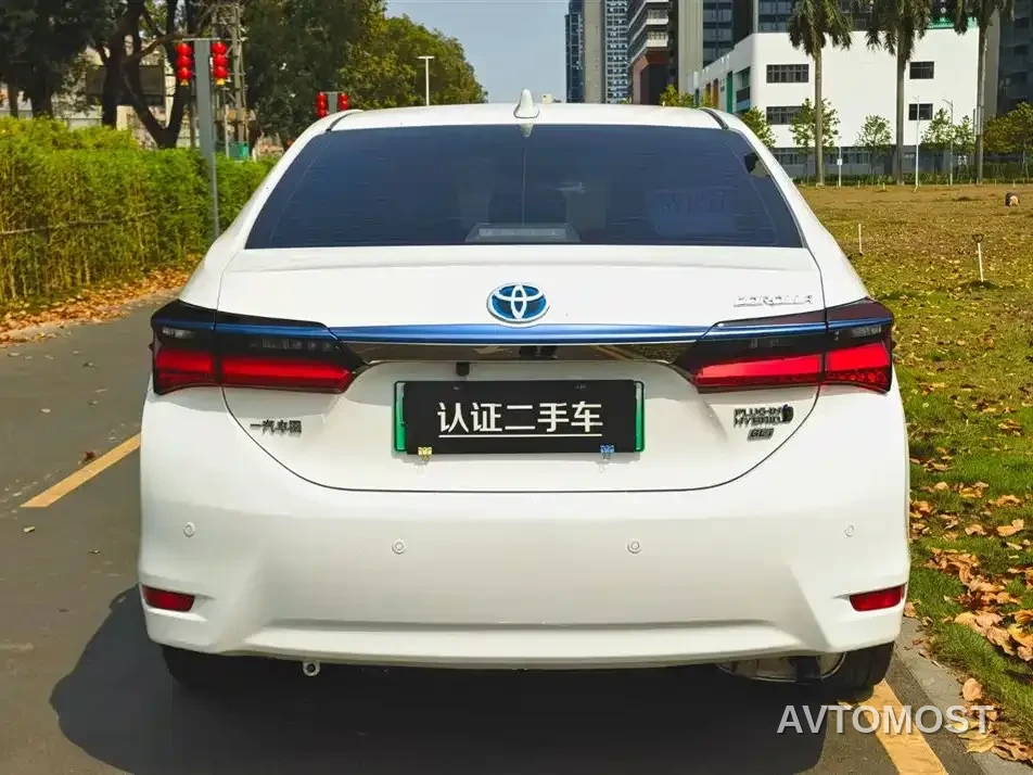 Toyota Corolla Twin Engine E+ 2019 1.8L E-CVT Leading Edition — фото 6