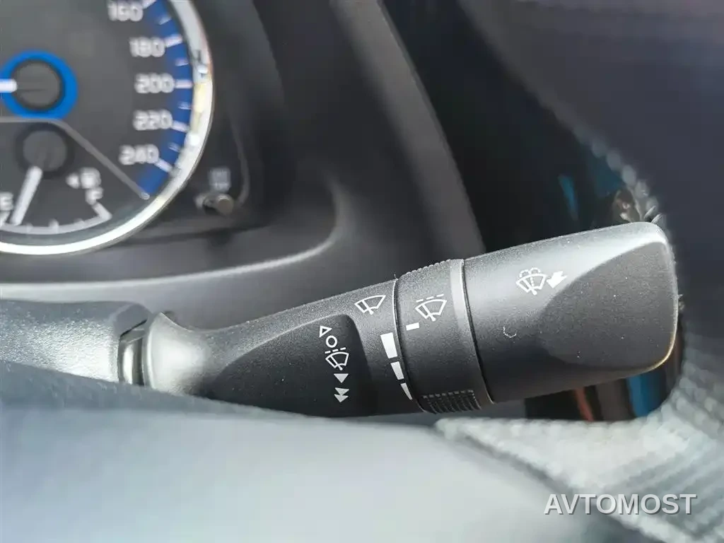 Toyota Corolla Twin Engine E+ 2019 1.8L E-CVT Leading Edition — фото 17