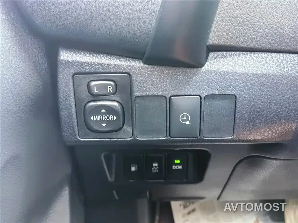Toyota Corolla Twin Engine E+ 2019 1.8L E-CVT Leading Edition — фото 18