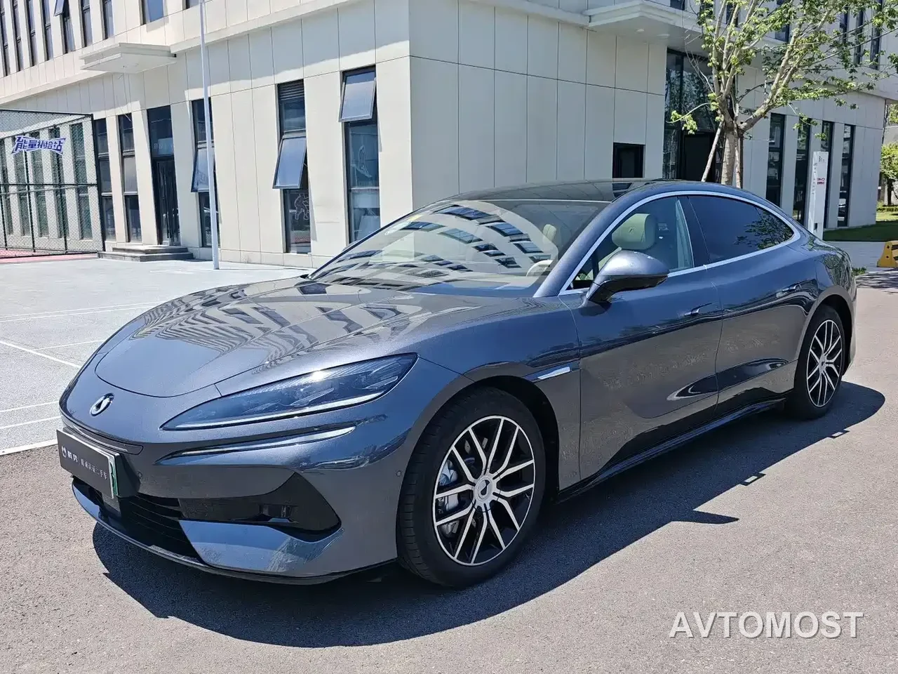 Denza Z9 2024 Model 1100km AWD Max Edition — фото 1