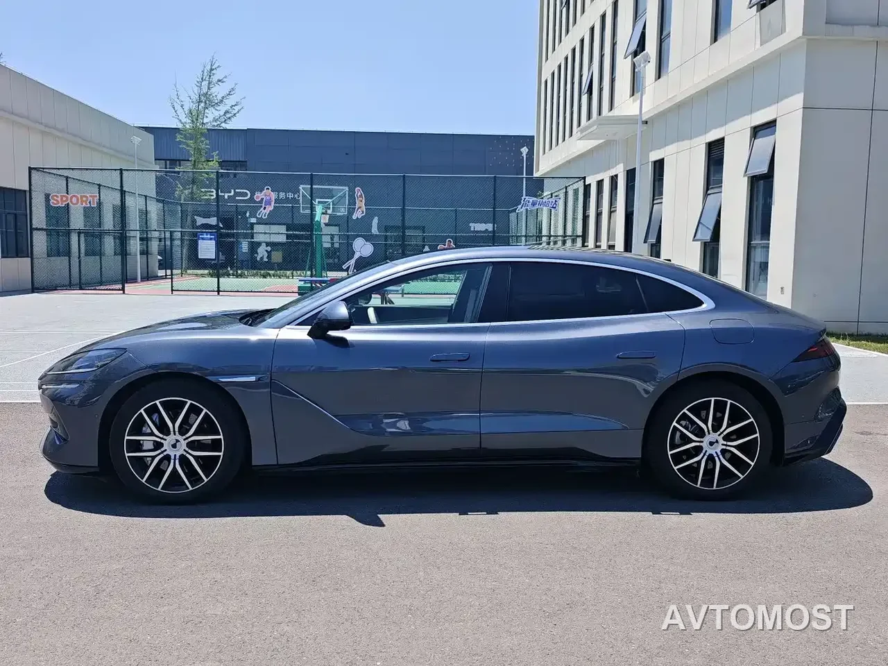 Denza Z9 2024 Model 1100km AWD Max Edition — фото 6