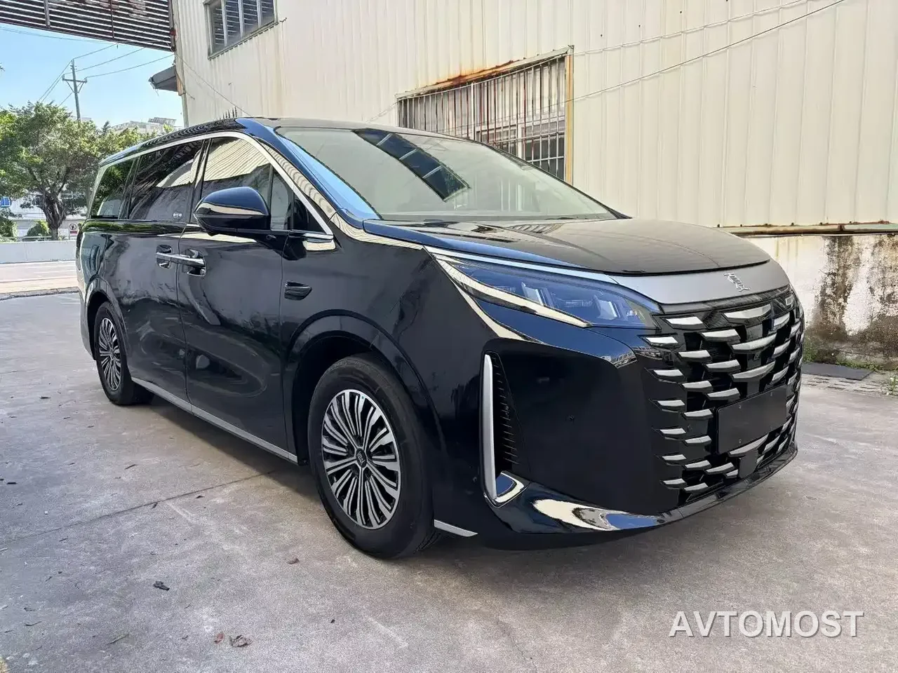 BYD Xia 2025 DM-i 1.5T 100km Surpass Edition — фото 3