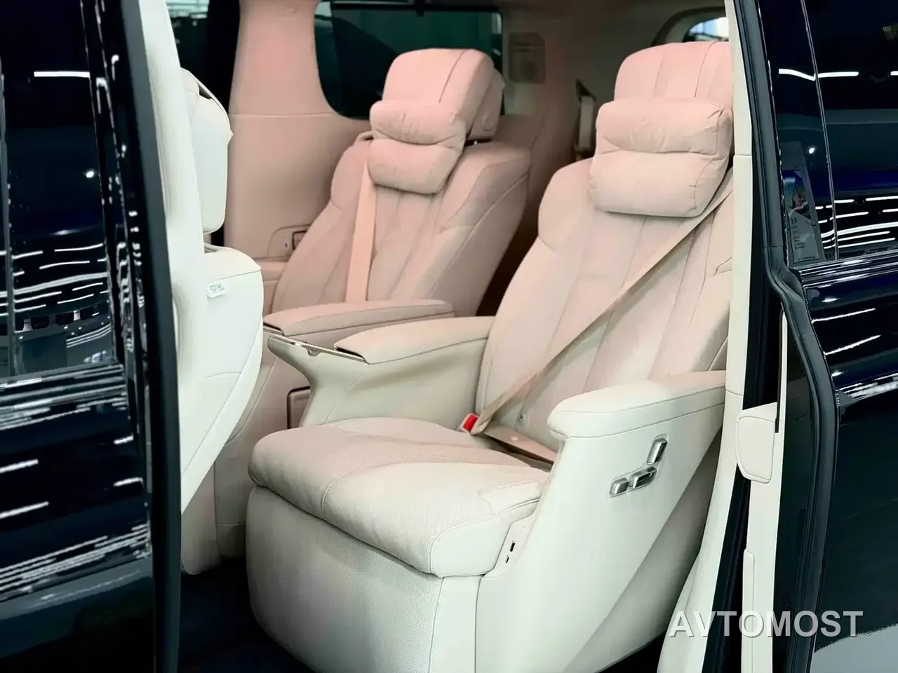 Buick Zhijing Shijia 2026 Model PHEV Base Version — фото 6