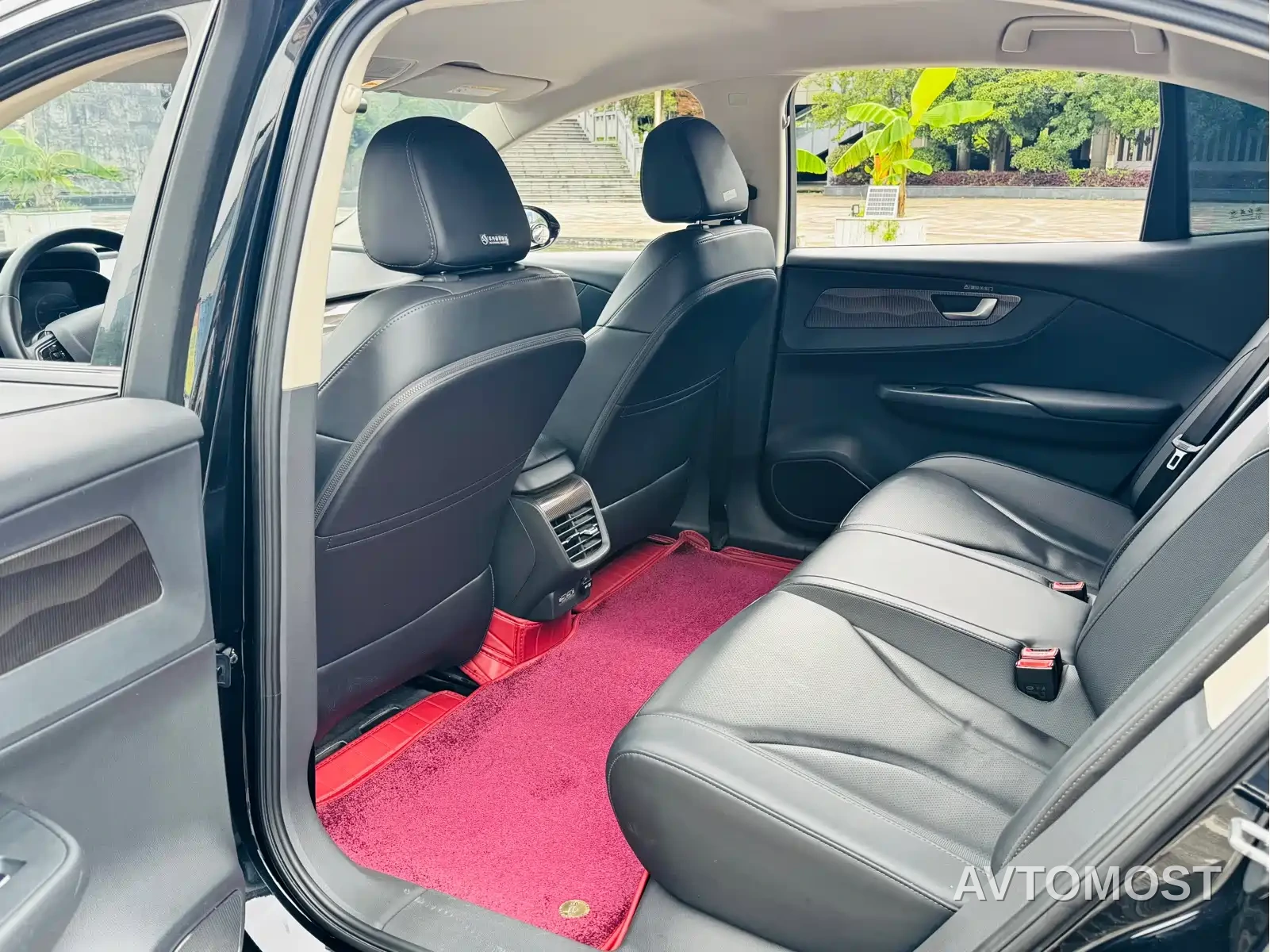 Hongqi E-QM5 2022 431km Charging Enjoyment Edition — фото 7