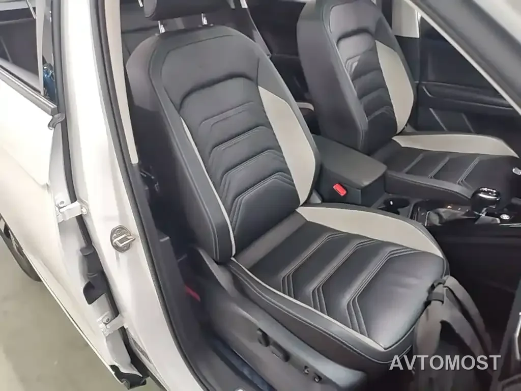 Volkswagen Tayron GTE Plug-in Hybrid 2020 Model 1.4T Luxury — фото 21