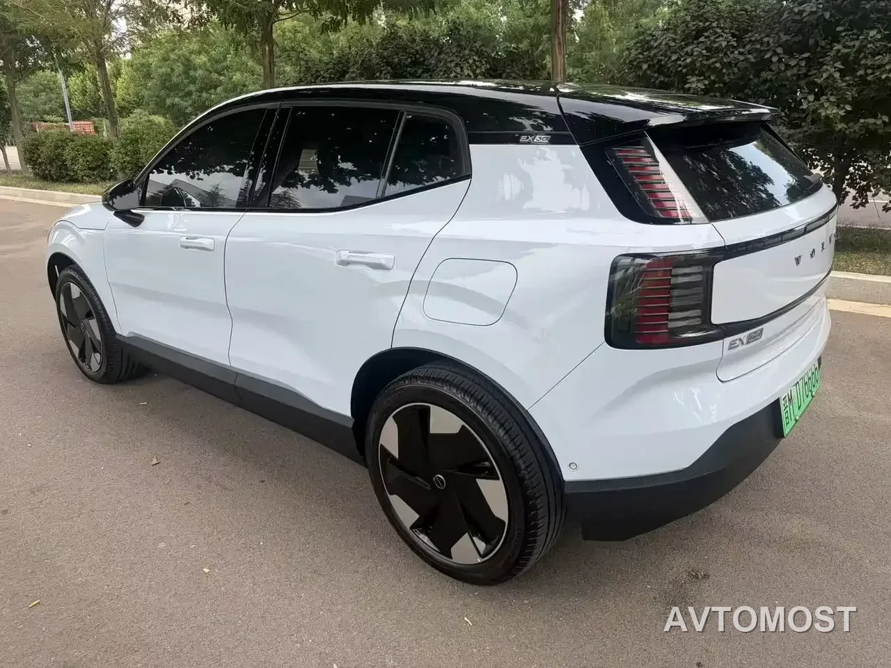 Volvo EX30 2025 RWD Long Range Ultra — фото 7