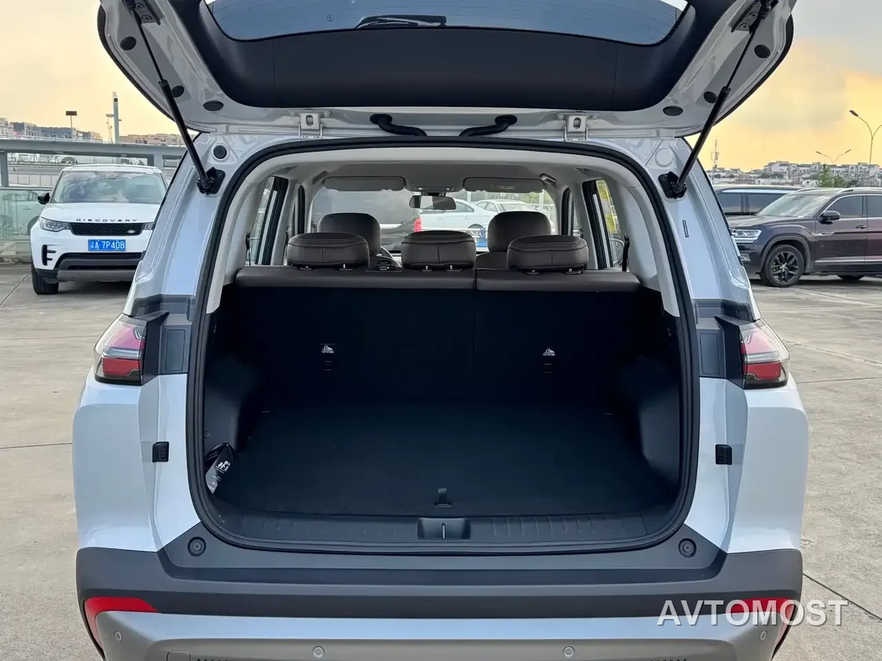 Wuling Motors Starlight 560 NEV 2025 Model Plug-in Hybrid Version 5-seater — фото 10