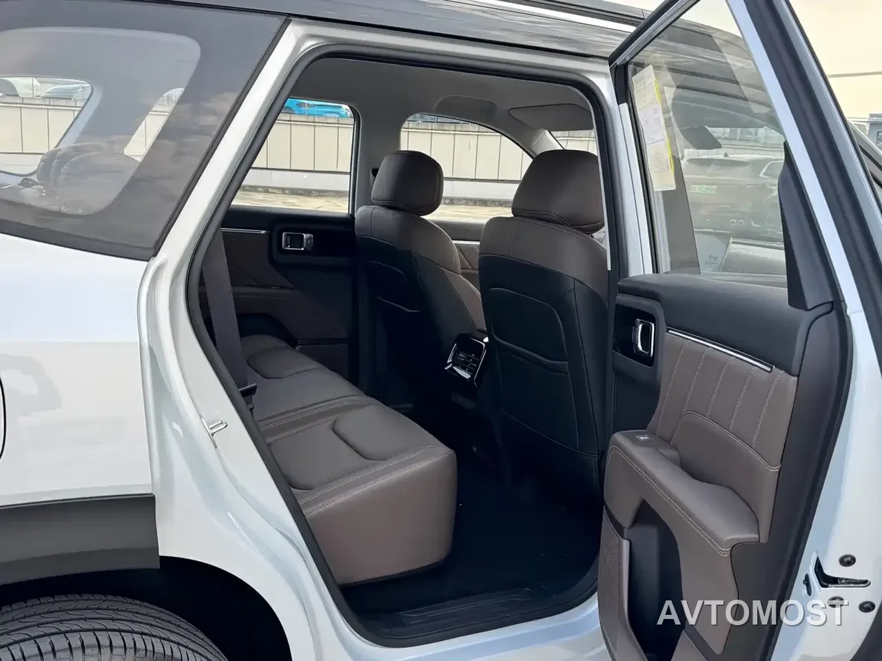 Wuling Motors Starlight 560 NEV 2025 Model Plug-in Hybrid Version 5-seater — фото 12