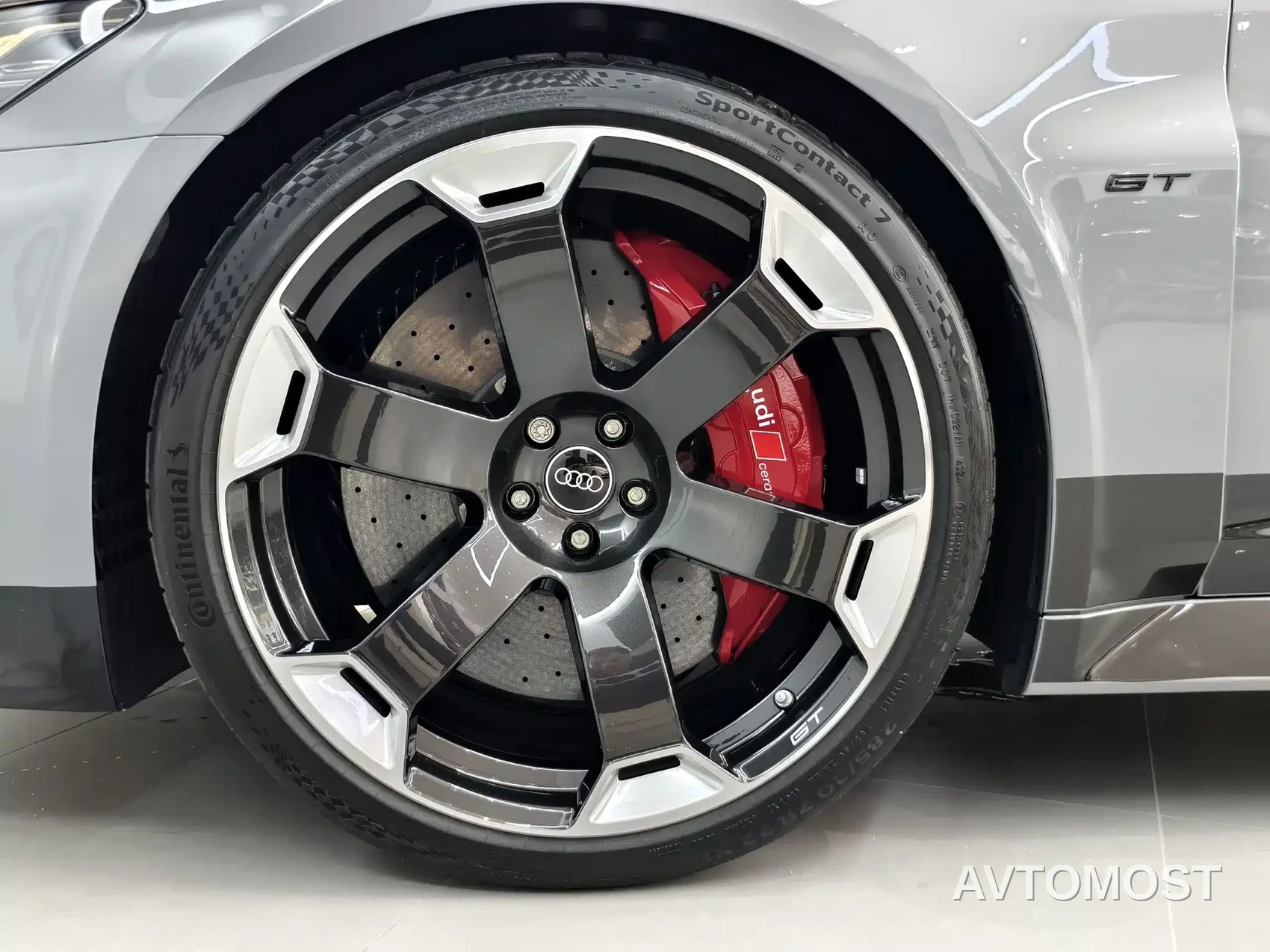 Audi RS 6 2025 RS 6 Avant GT — фото 17