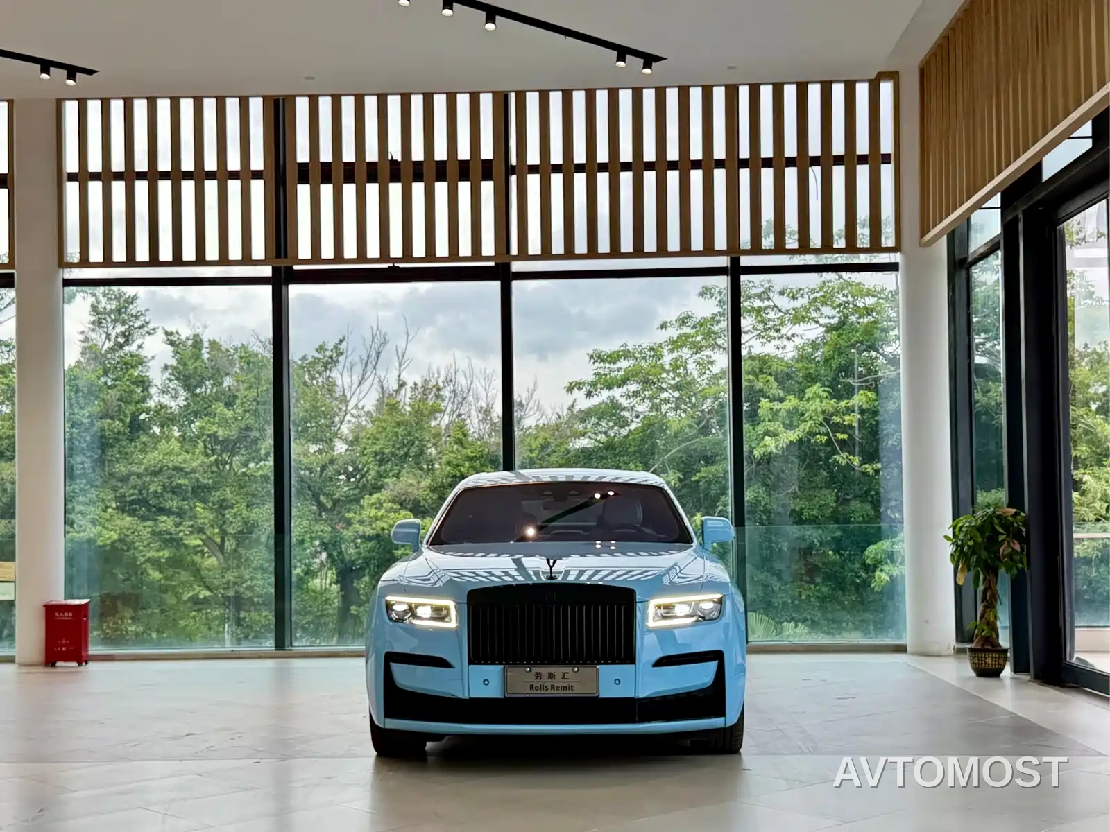 Rolls-Royce Ghost 2021 6.7T Long Wheelbase — фото 2