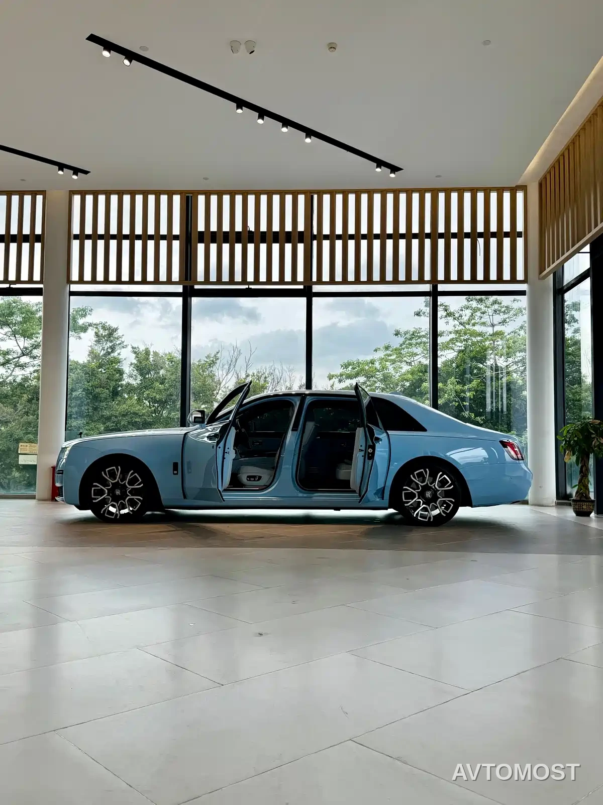 Rolls-Royce Ghost 2021 6.7T Long Wheelbase — фото 4