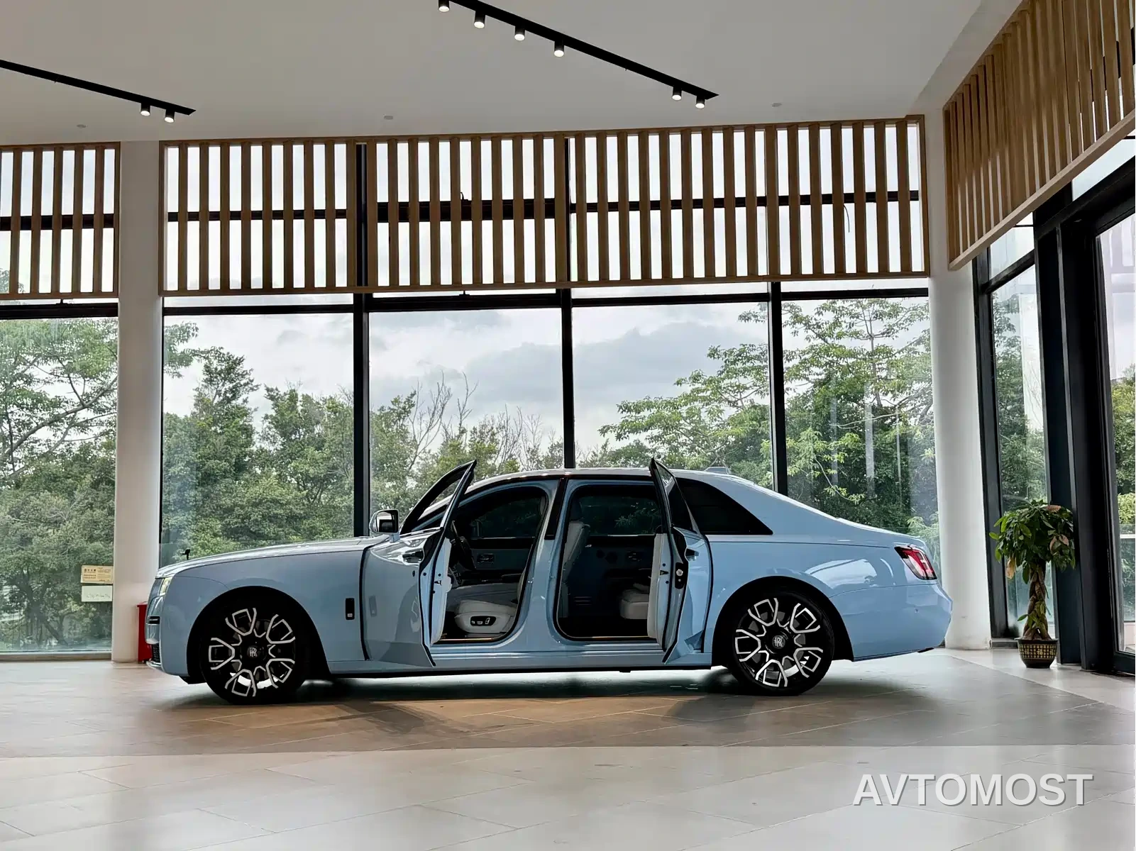 Rolls-Royce Ghost 2021 6.7T Long Wheelbase — фото 5
