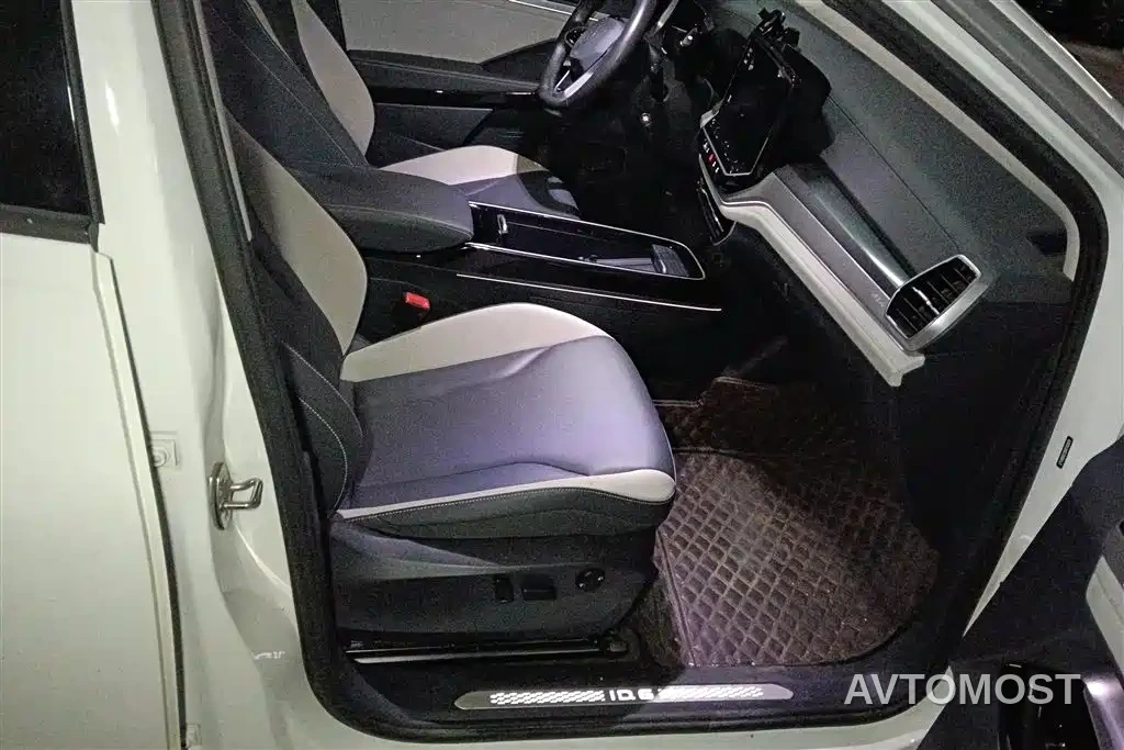 Volkswagen ID.6 CROZZ 2021 Standard Range PURE Edition — фото 7
