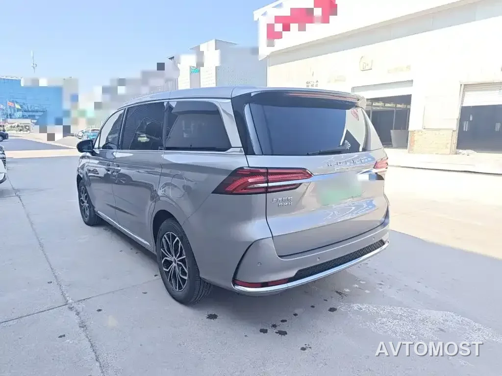 Roewe iMAX8 EV 2025 1.5T DMH Land Luxury Edition — фото 5