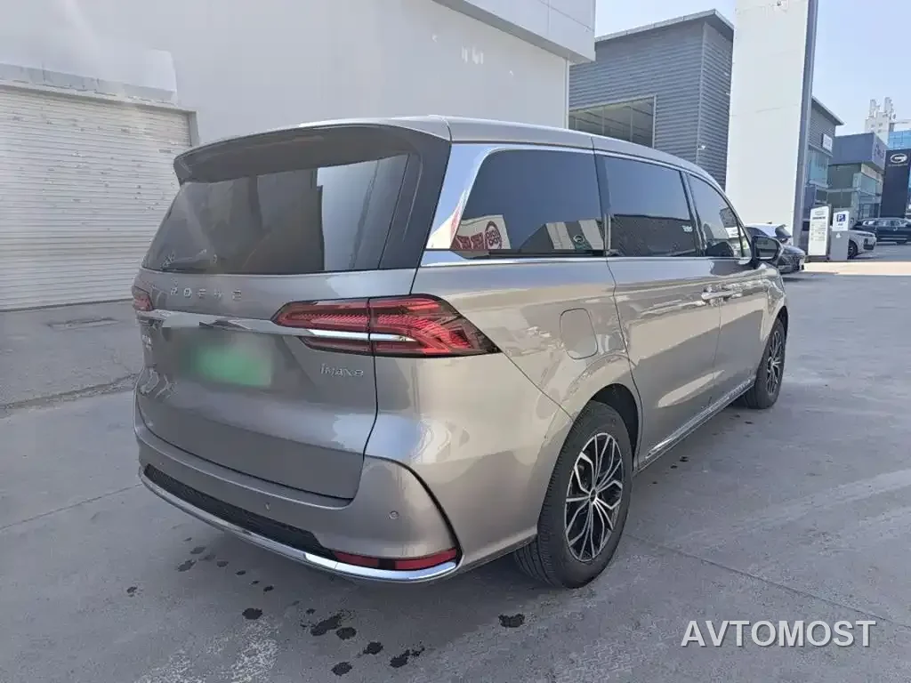 Roewe iMAX8 EV 2025 1.5T DMH Land Luxury Edition — фото 6