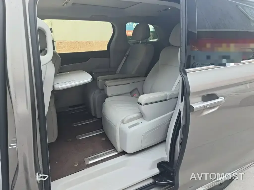 Roewe iMAX8 EV 2025 1.5T DMH Land Luxury Edition — фото 9