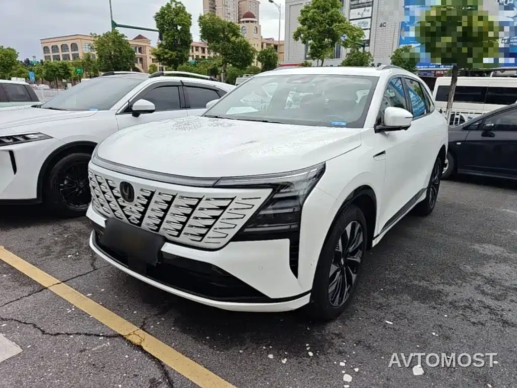 Changan CS75 PLUS 2025 4th Gen UItra 2.0T New Blue Whale Smart Power Type