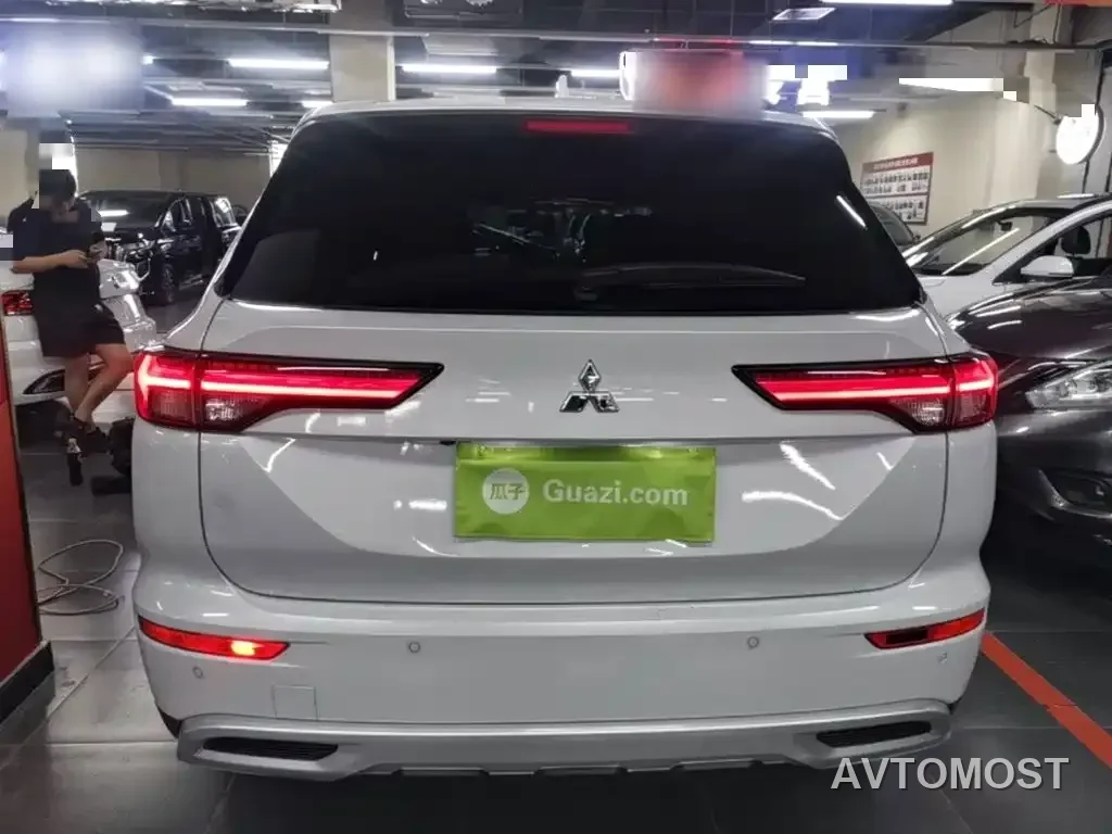 Mitsubishi Outlander 2023 1.5T CVT 4WD Excellence Edition 5-seater — фото 6