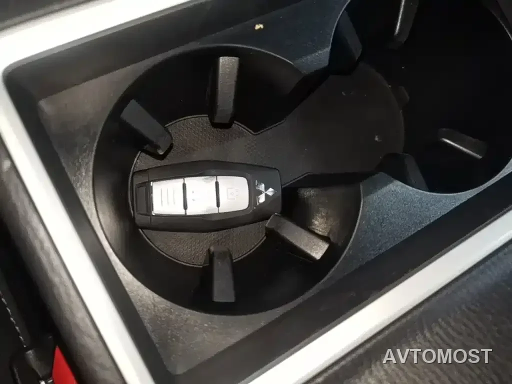 Mitsubishi Outlander 2023 1.5T CVT 4WD Excellence Edition 5-seater — фото 9