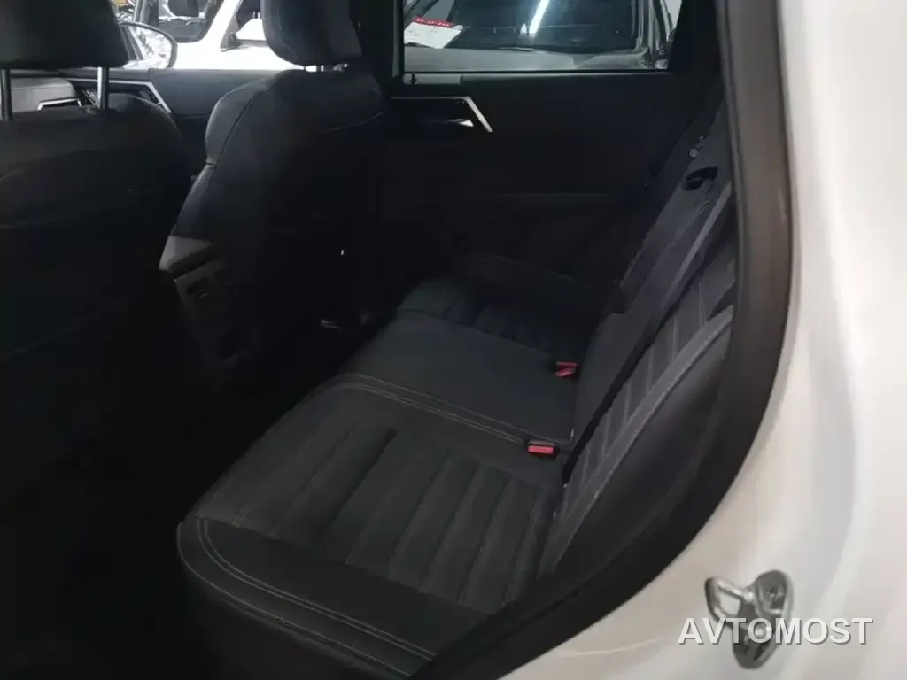 Mitsubishi Outlander 2023 1.5T CVT 4WD Excellence Edition 5-seater — фото 16