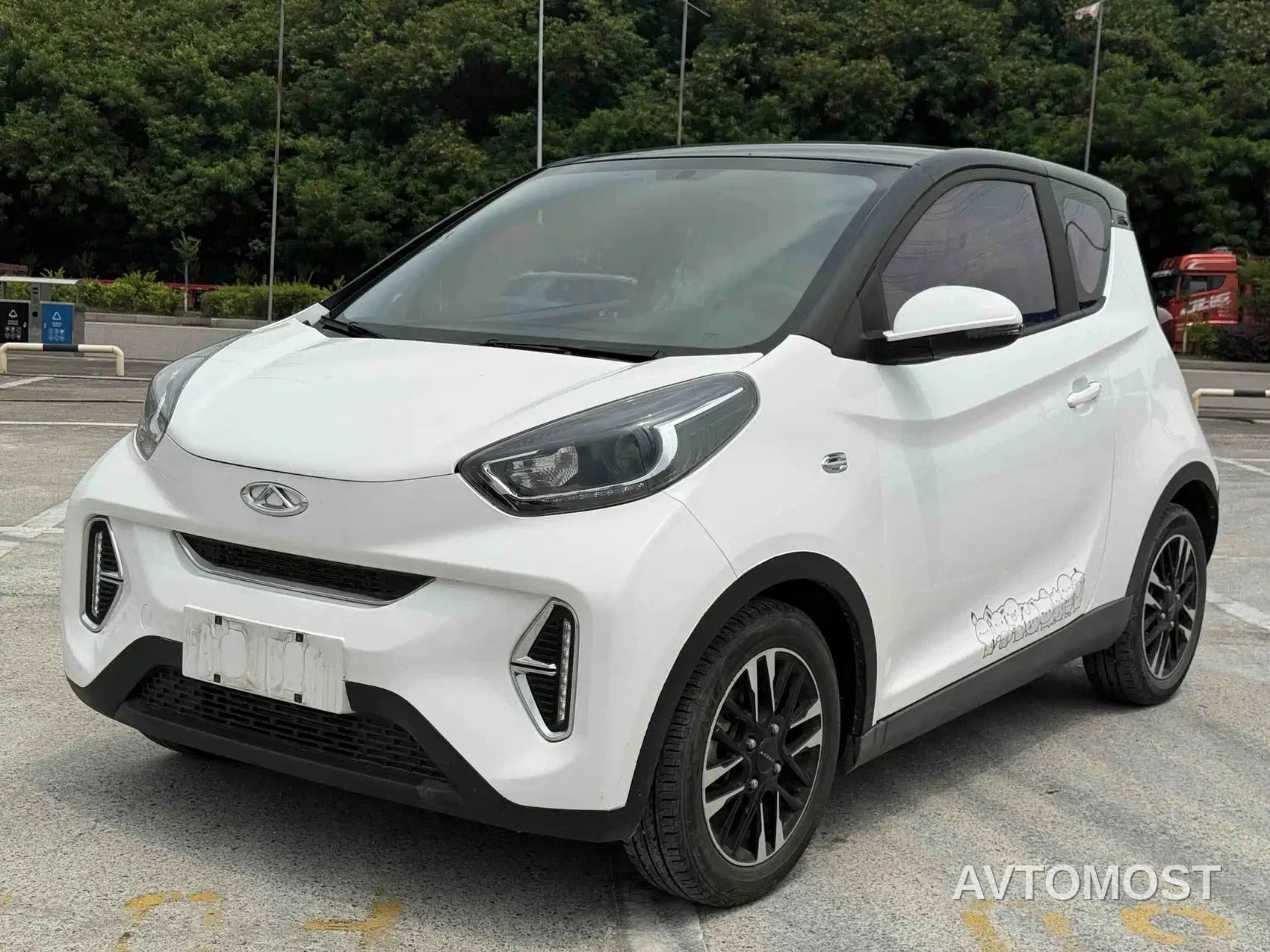 QQ New Energy Little Ant 2022 Facelift Sweet Edition Half Sugar LFP 30.7kWh 30kW 301km — фото 1
