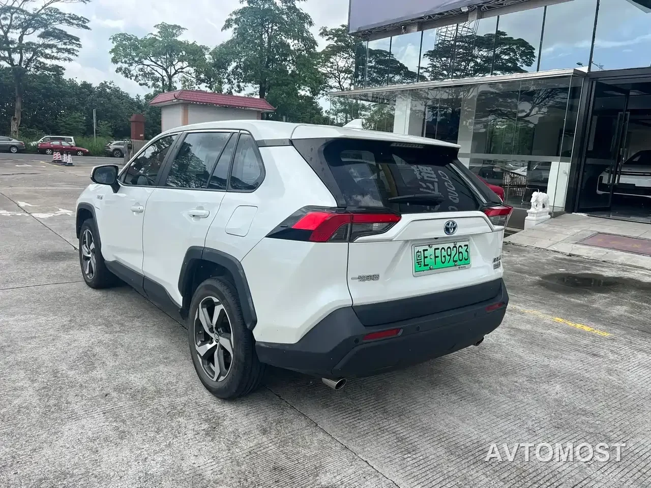 Toyota RAV4 Rongfang Dual Engine E+ 2021 2.5L 2WD Urban Pro — фото 6