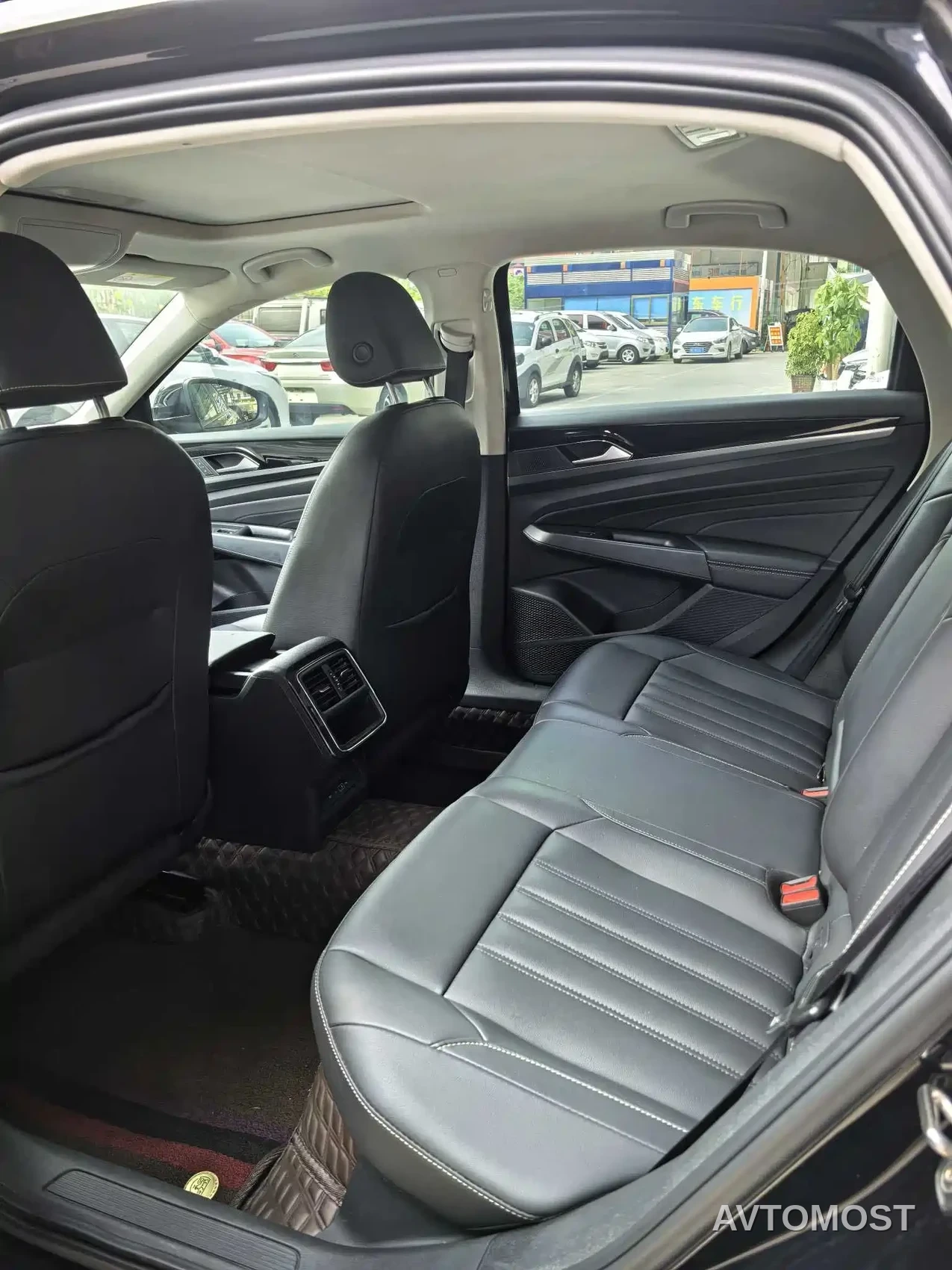 Volkswagen Passat 2022 280TSI Business Edition — фото 8