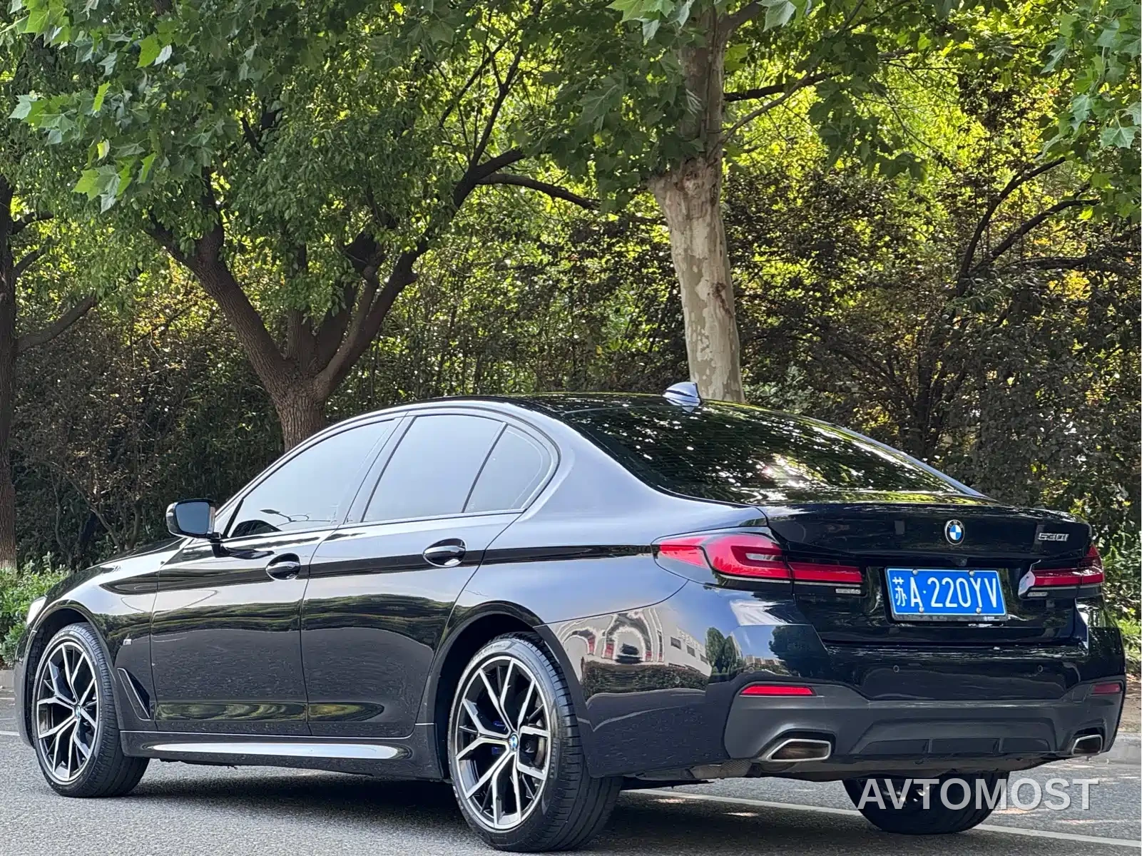 BMW 5 Series (Import) 2022 Model Second Facelift 530i M Sport Package — фото 4