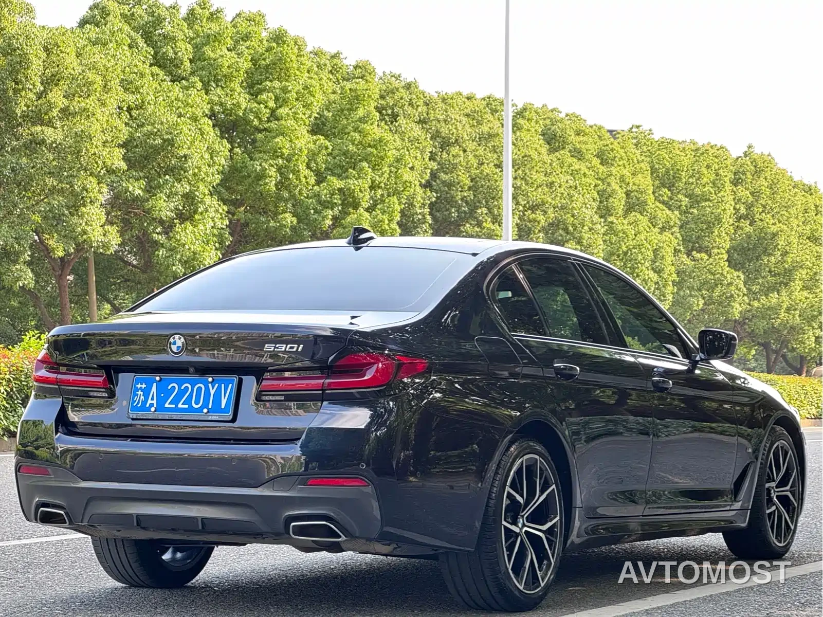 BMW 5 Series (Import) 2022 Model Second Facelift 530i M Sport Package — фото 6