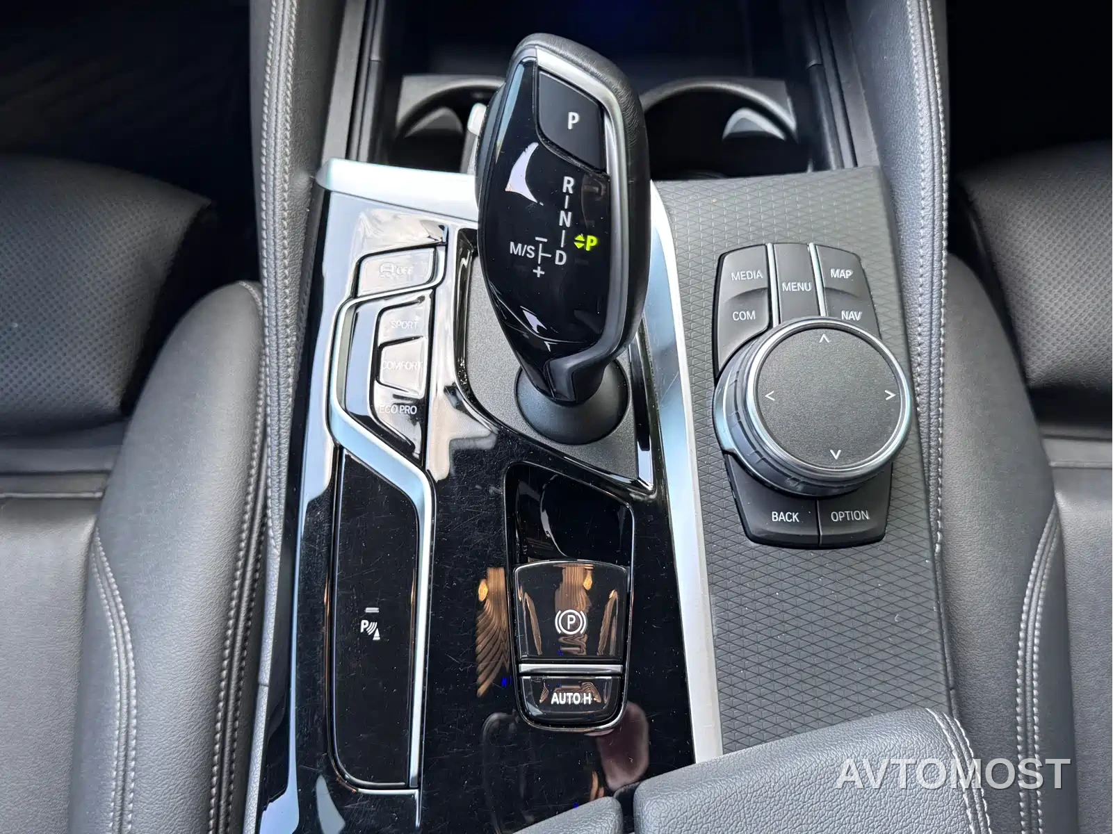 BMW 5 Series (Import) 2022 Model Second Facelift 530i M Sport Package — фото 17