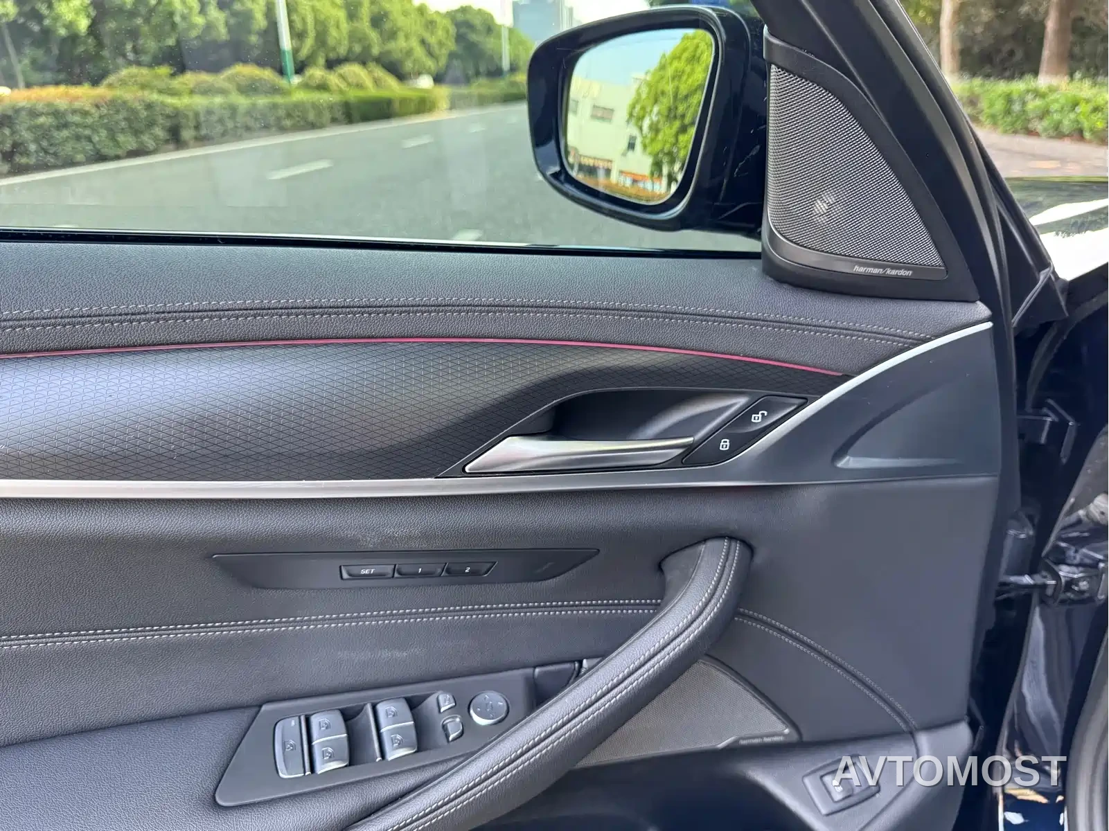 BMW 5 Series (Import) 2022 Model Second Facelift 530i M Sport Package — фото 19