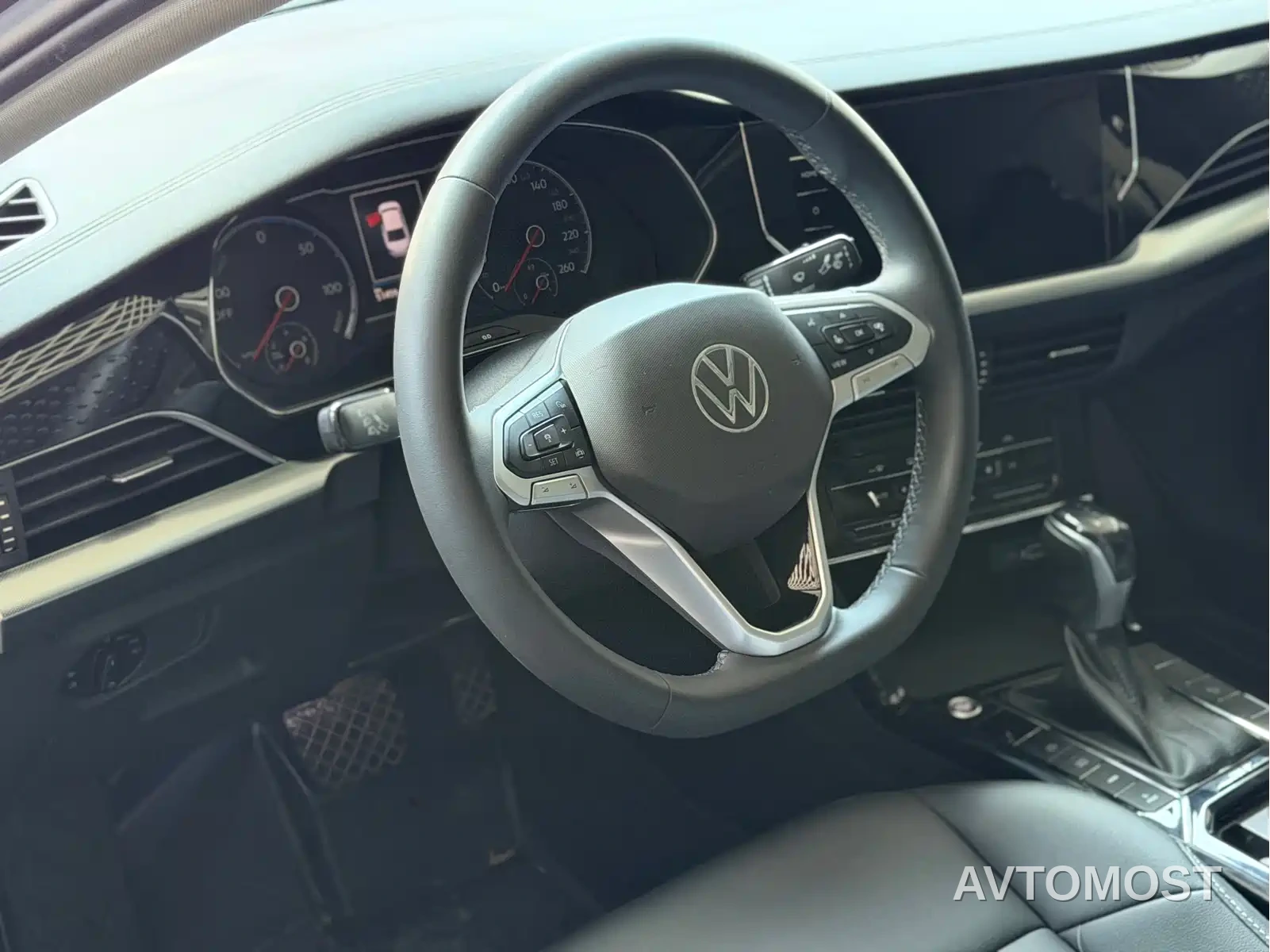 Volkswagen Passat New Energy 2022 430PHEV Hybrid Luxury Edition — фото 4