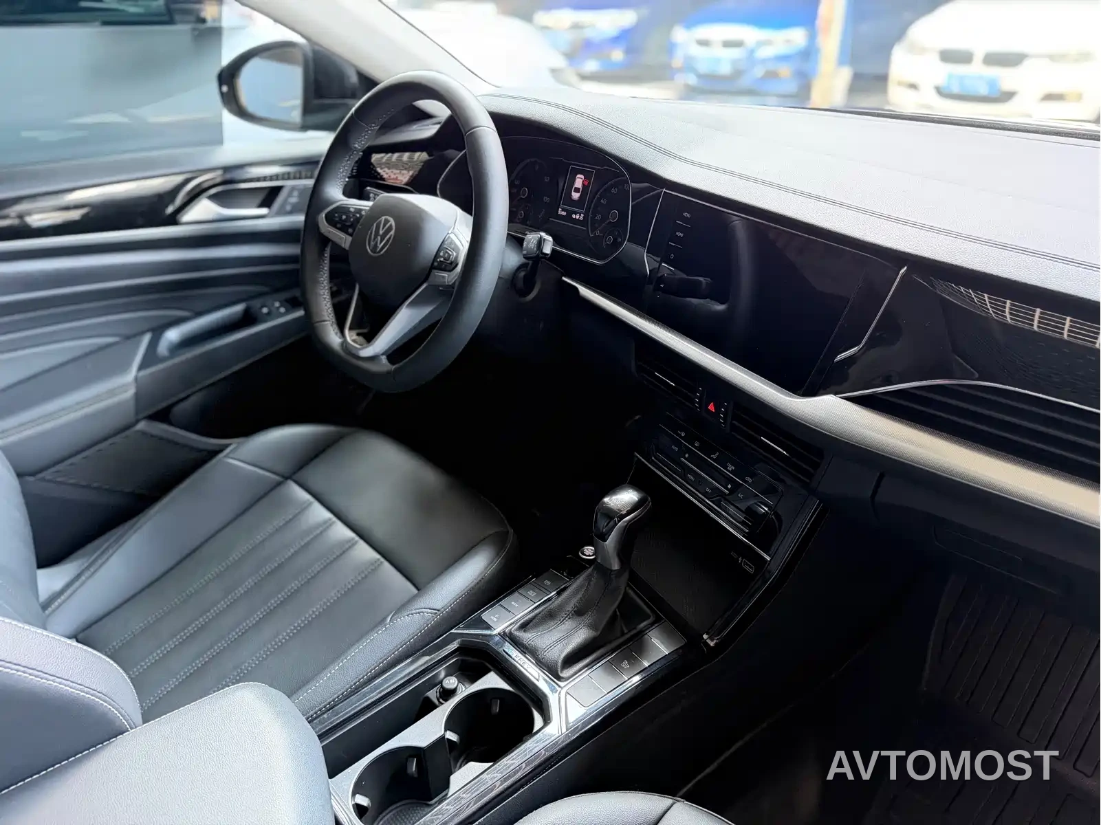 Volkswagen Passat New Energy 2022 430PHEV Hybrid Luxury Edition — фото 8