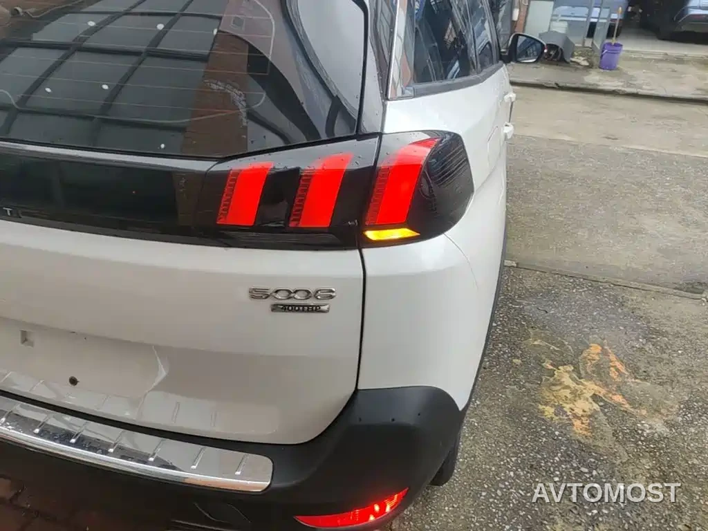 Peugeot 5008 2021 400THP 7-seater Performance Edition — фото 7