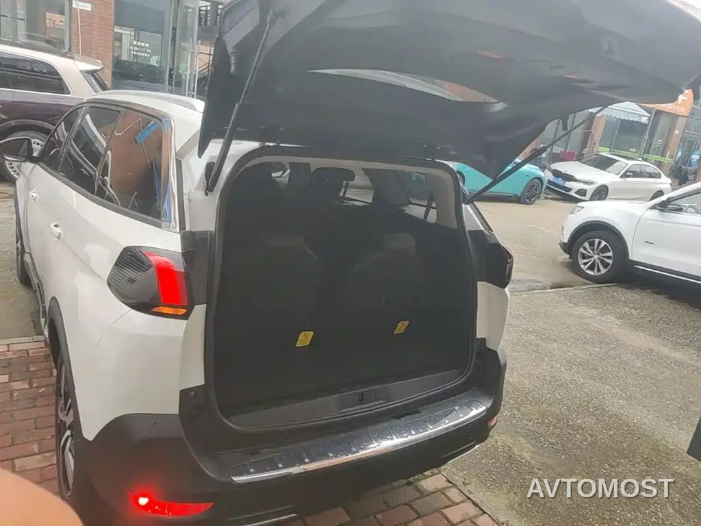 Peugeot 5008 2021 400THP 7-seater Performance Edition — фото 17