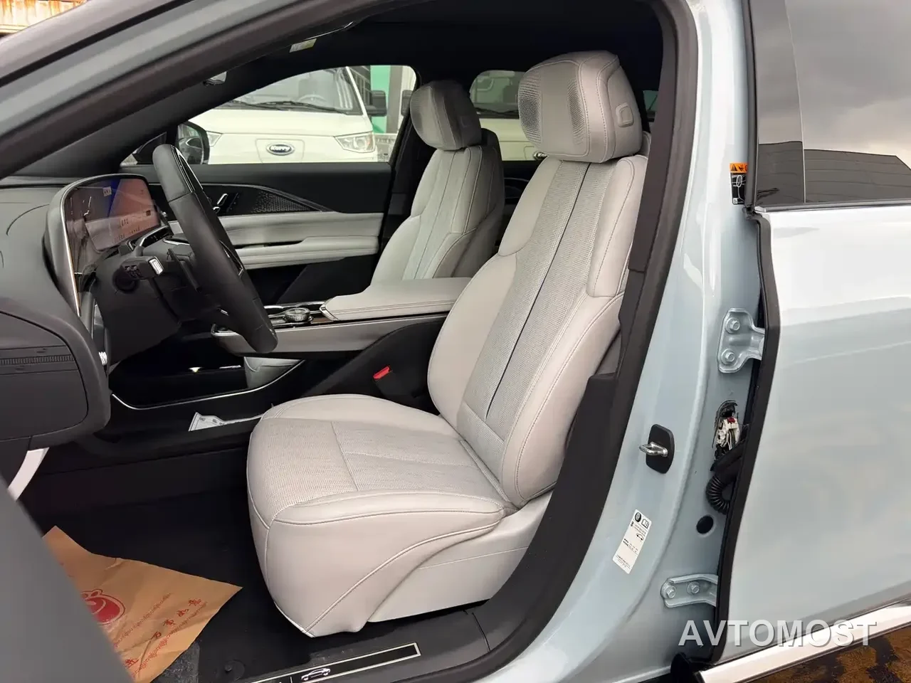 Cadillac IQ Rui Ge 2022 RWD Long Range Luxury Edition — фото 8