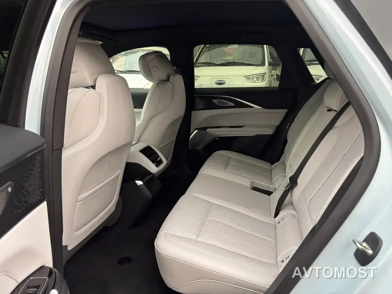 Cadillac IQ Rui Ge 2022 RWD Long Range Luxury Edition — фото 9