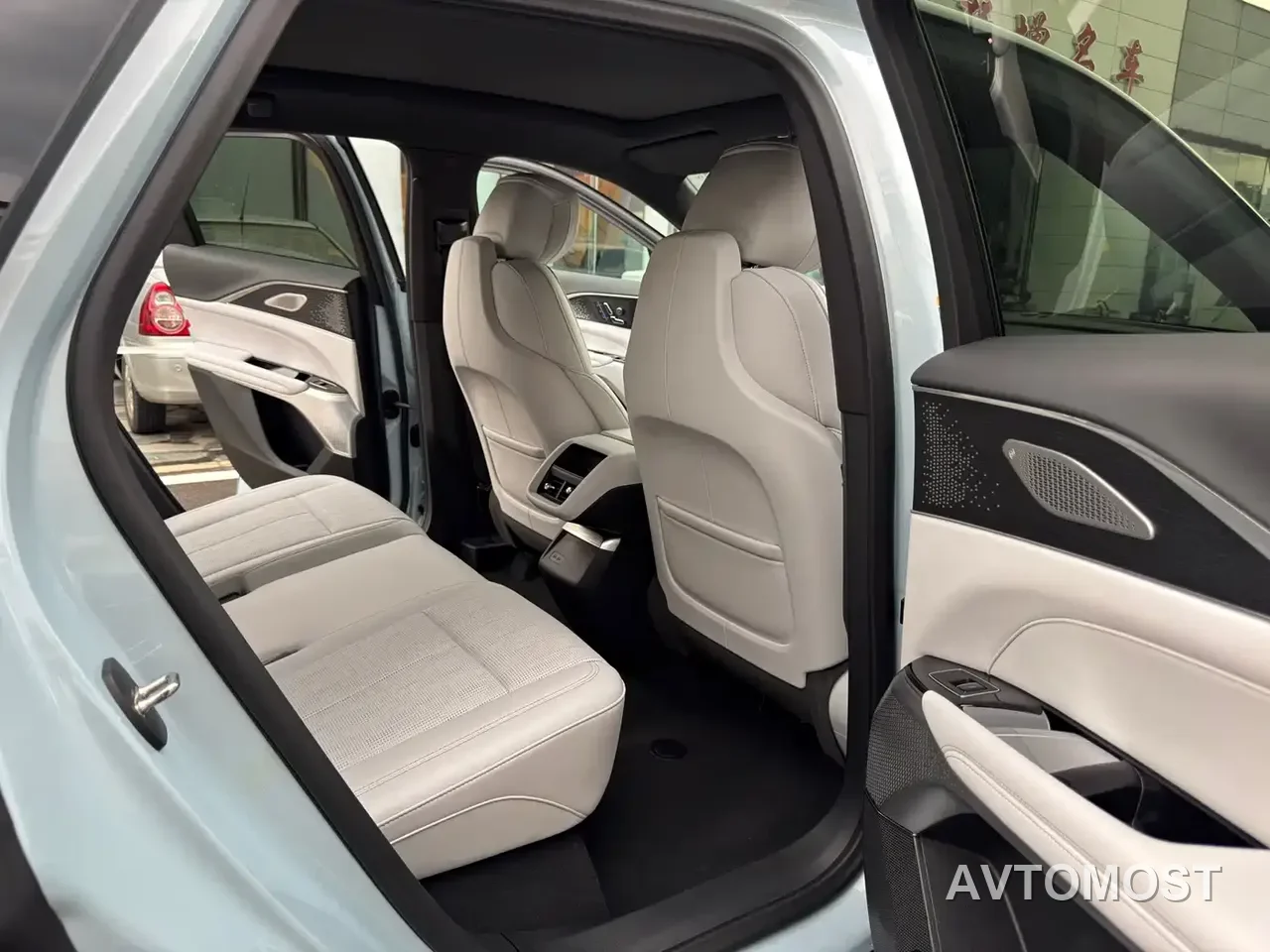 Cadillac IQ Rui Ge 2022 RWD Long Range Luxury Edition — фото 11
