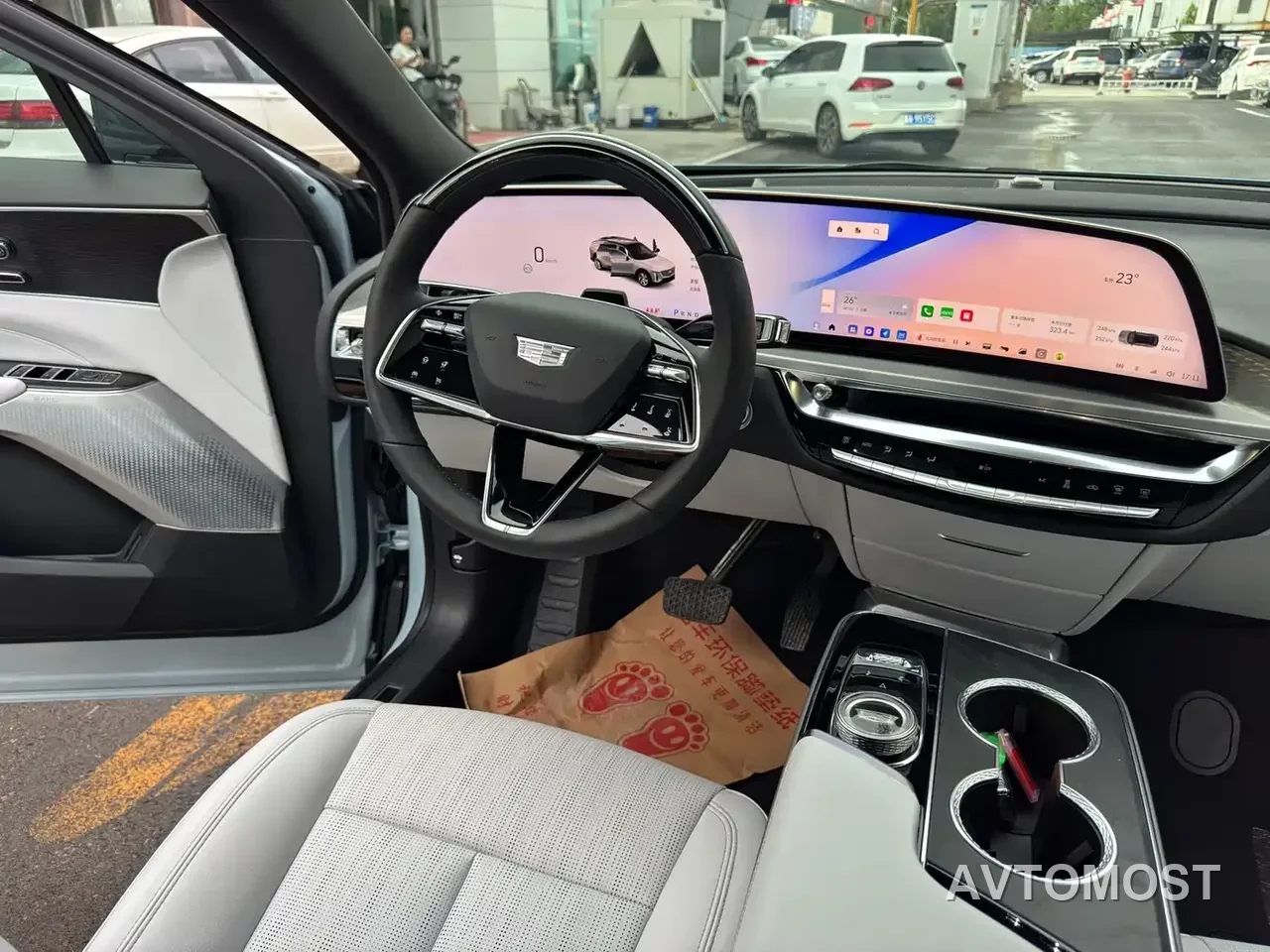Cadillac IQ Rui Ge 2022 RWD Long Range Luxury Edition — фото 13