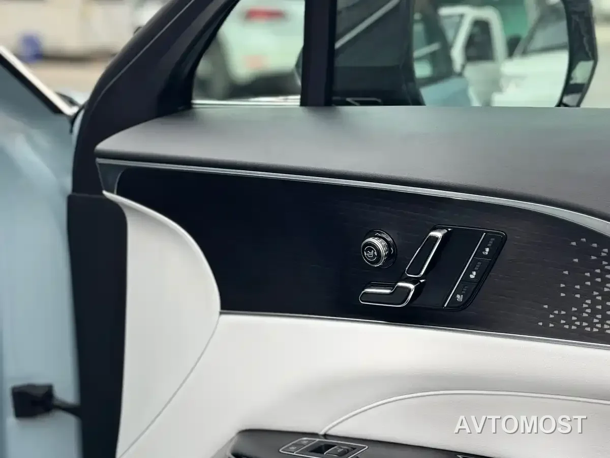 Cadillac IQ Rui Ge 2022 RWD Long Range Luxury Edition — фото 15
