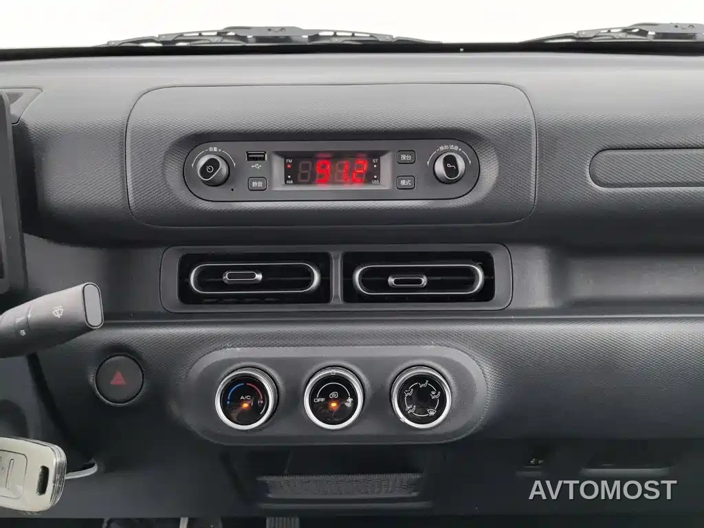 Wuling Zhiguang NEV 2025 Standard Version — фото 10