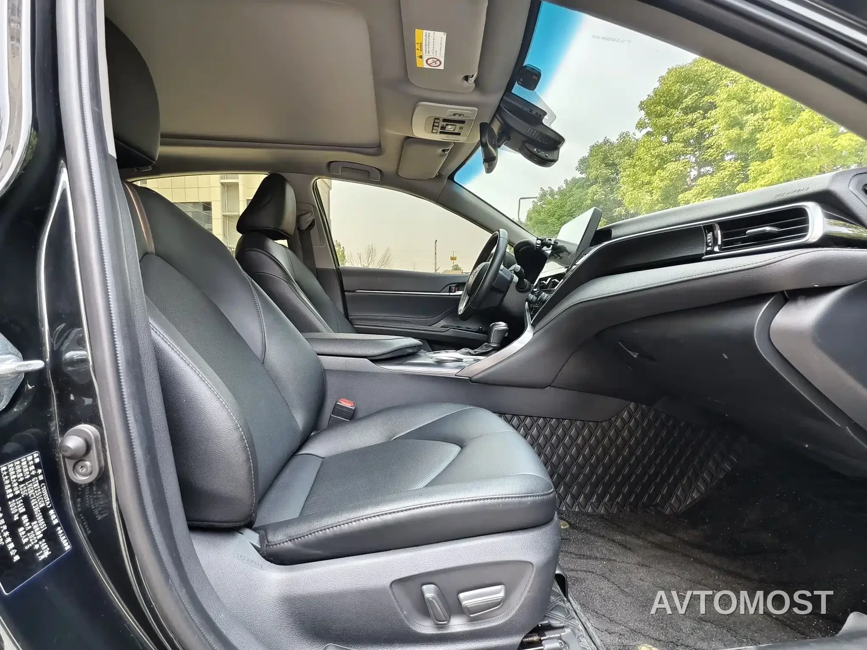 Toyota Camry 2021 2.5G Luxury Edition — фото 9