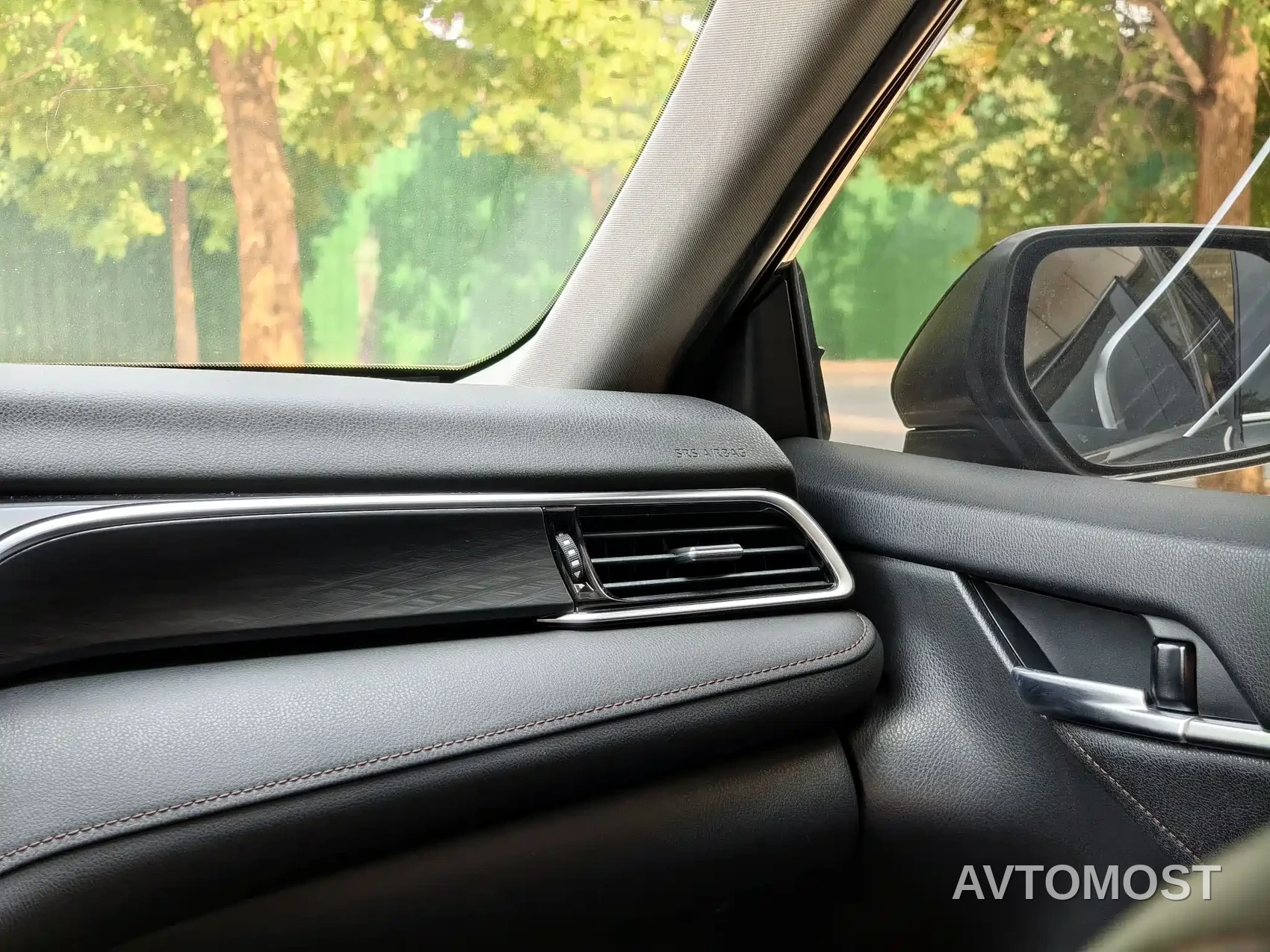 Toyota Camry 2021 2.5G Luxury Edition — фото 14