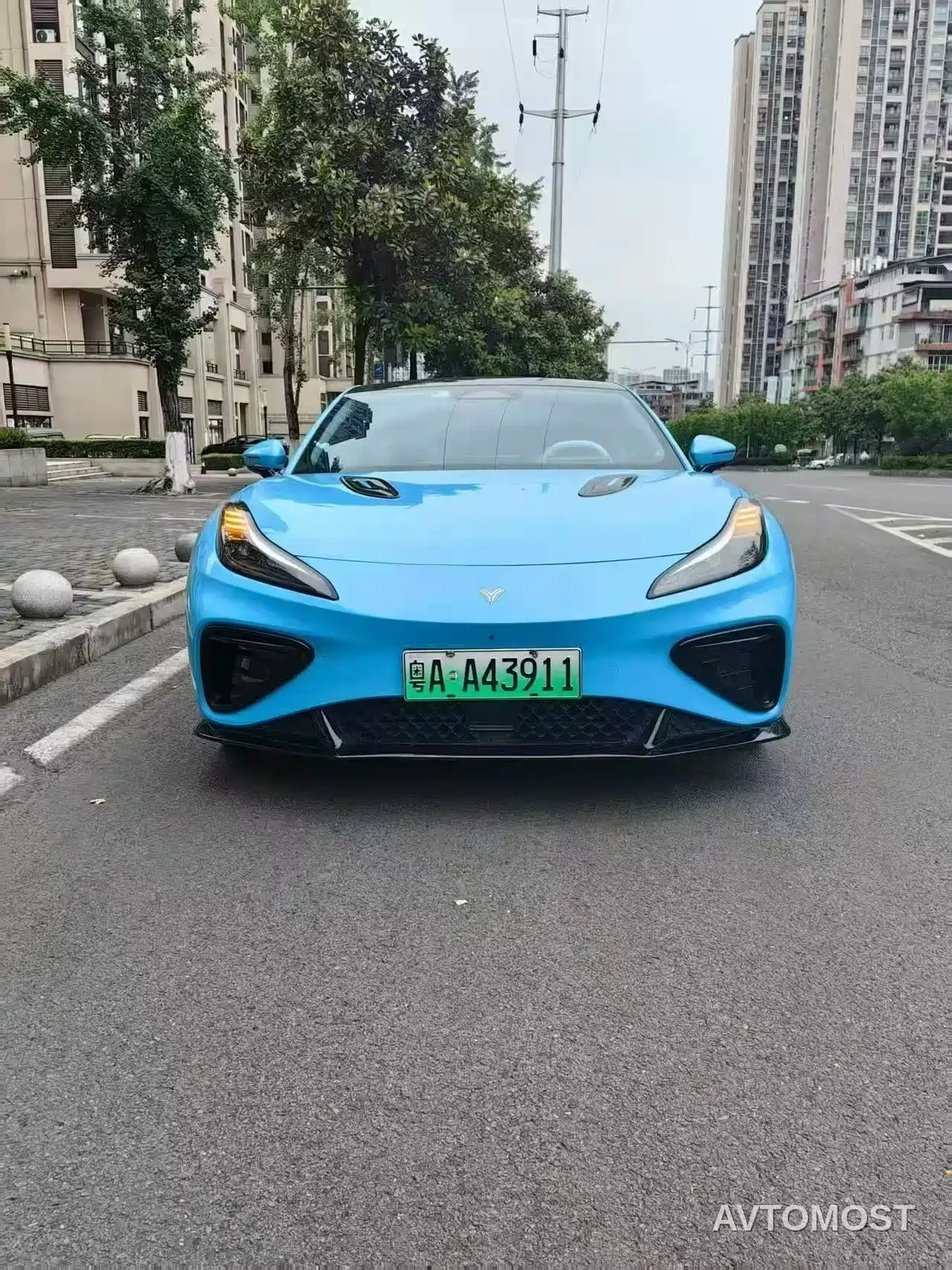 Nezha GT 2023 580 AWD Sport Edition — фото 2