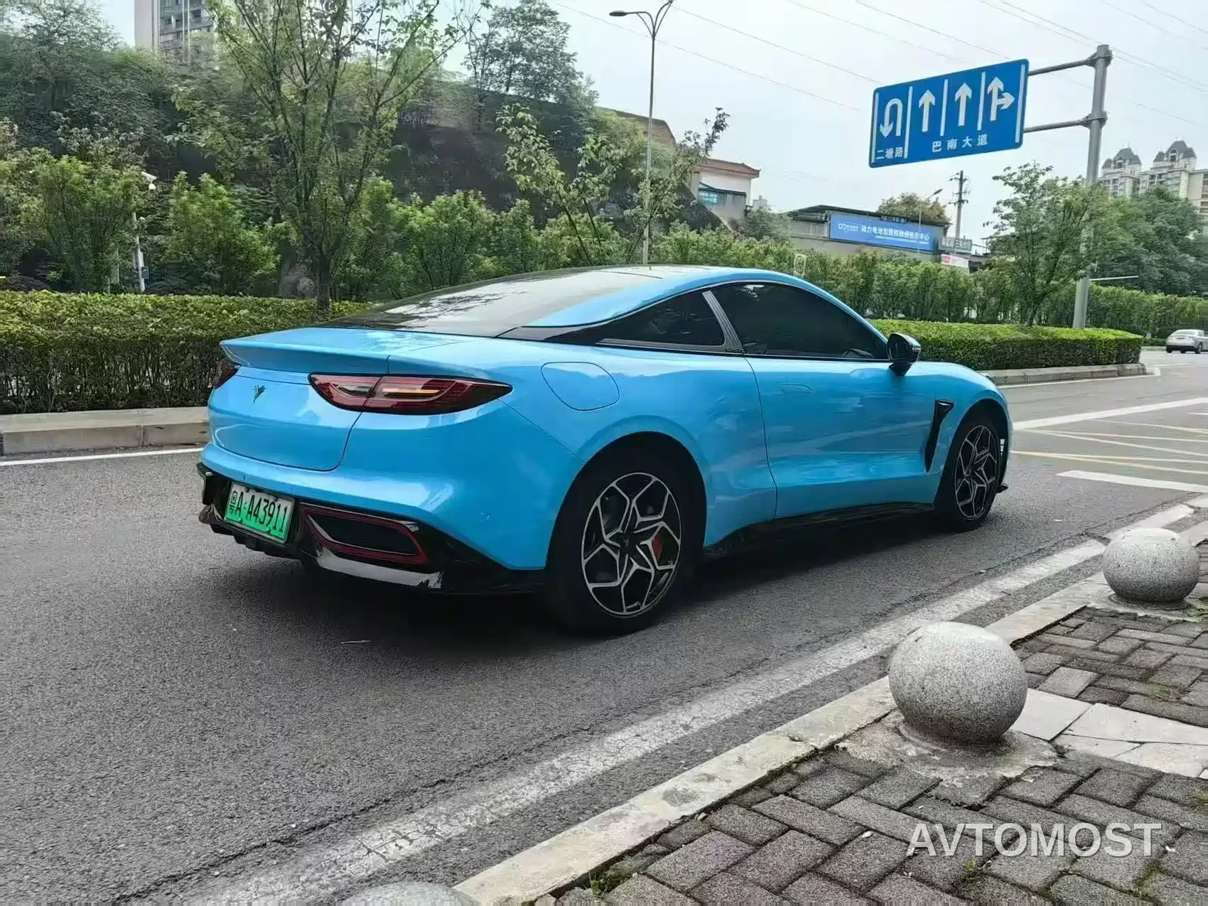 Nezha GT 2023 580 AWD Sport Edition — фото 8